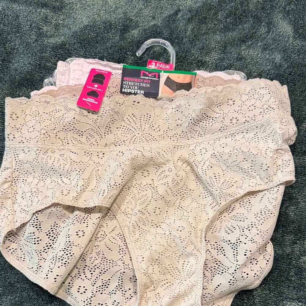 Maidenform Lace Hipster Panties - Cream and Pink